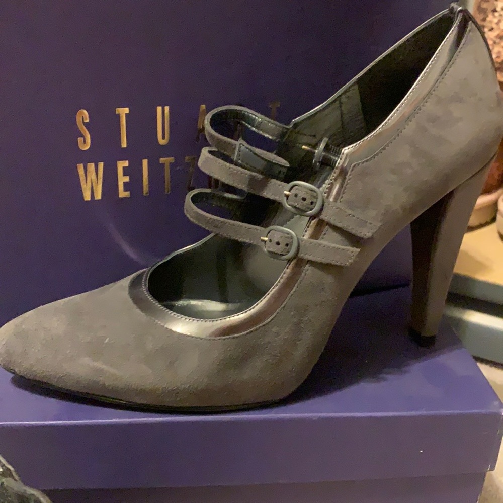 Stuart Weitzman grey suede  pump